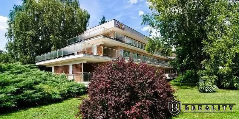 Hotel FLÓRA – kúpeľný hotel s wellness v Dudinciach