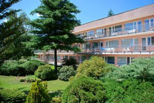 Hotel FLÓRA – kúpeľný hotel s wellness v Dudinciach