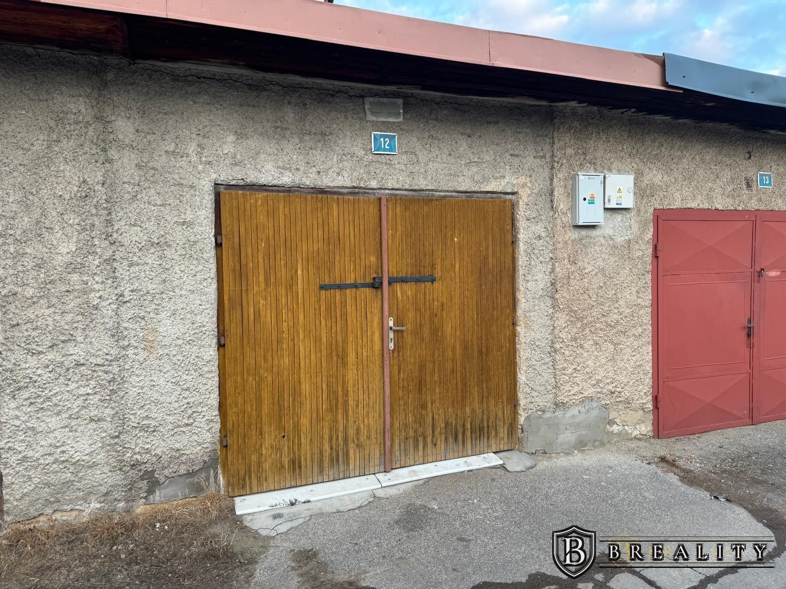 Murovaná garáž v Trstenej pri Nemocnici