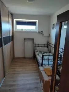 NA PREDAJ – 3-izbový byt v centre obce Vavrečka
