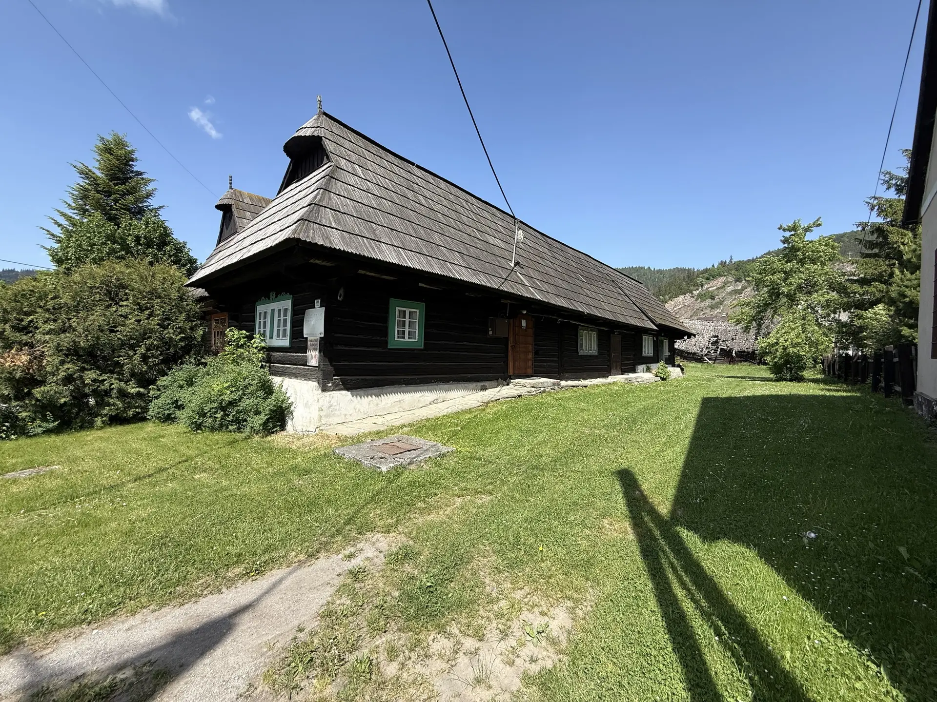 Na predaj historické drevenice v Podbieli – Orava
