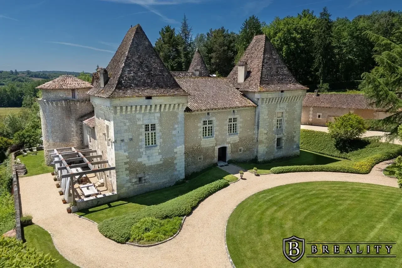 Na predaj luxusné historické Château v juhozápadnom Francúzsku