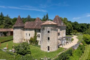 Na predaj luxusné historické Château v juhozápadnom Francúzsku