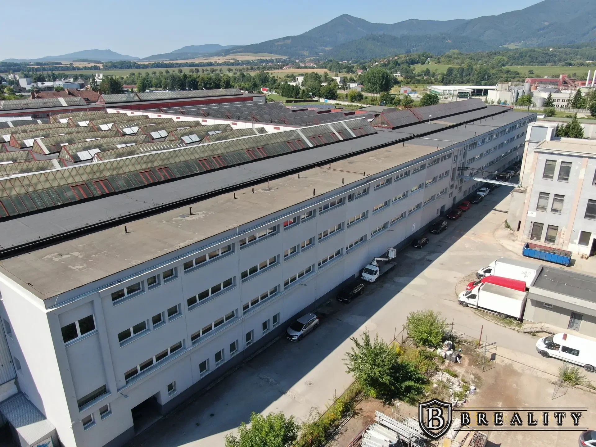Na predaj/prenájom – Polyfunkčná administratívna budova v Martine