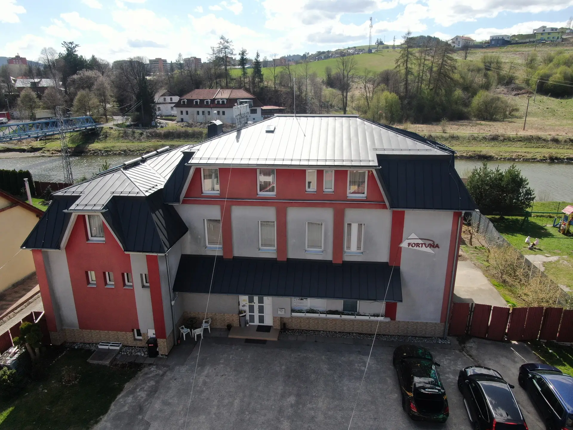 Na predaj zabehnutý penzión fortuna v centre mesta Tvrdošín