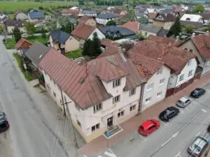 Polyfunkčná budova v centre Trstenej