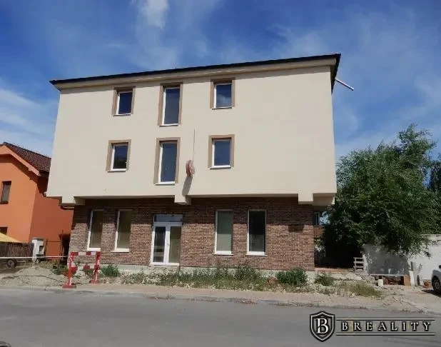 Predám polyfunkčnú budovu v Bratislave