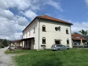 Predám polyfunkčnú budovu v centre Tvrdošína