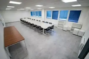 Prenájom modernej výrobno-skladovej haly 5 000 m² – Vlkanová (BB)