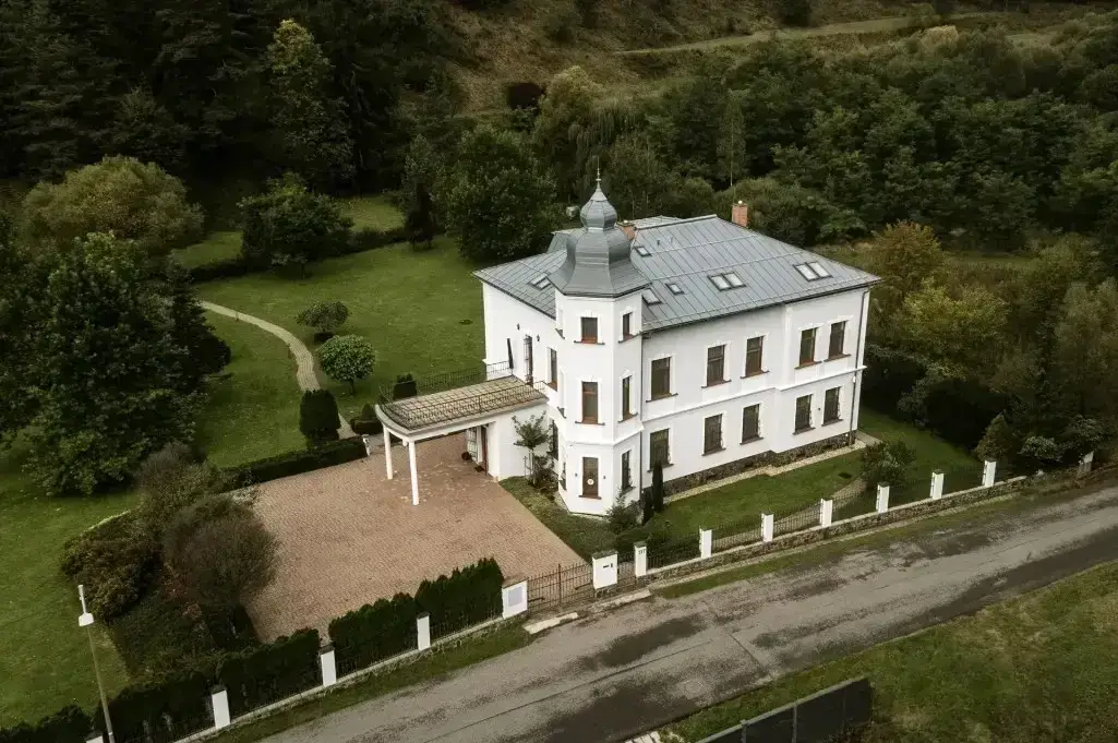 Vila Andrássy v Podbrezovej-historická nehnuteľnosť na predaj