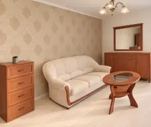 Zariadený 3-izbový byt so zasklenou loggiou na Hornádskej ulici – 70 m²