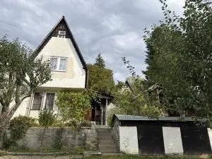 Záhradná chatka s altánkom v Tvrdošíne